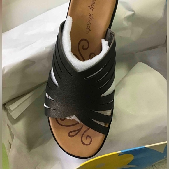 EASY Street Women's Audra Wedge Sandal, Pewter, 6 NWT - Picture 9 of 9